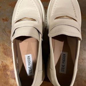 Steve madden size 6 loafers
